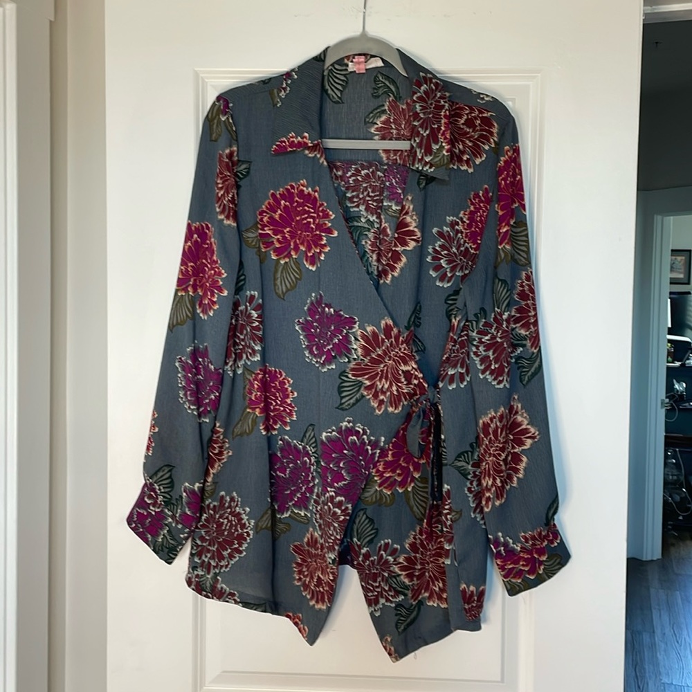Emilia wrap shirt SZ L